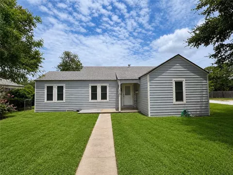 830 E Ragland Ave, Kingsville, TX 78363
