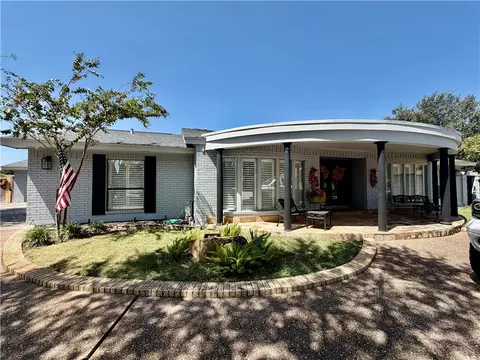 5017 Lost Creek Cir, Corpus Christi, TX 78413