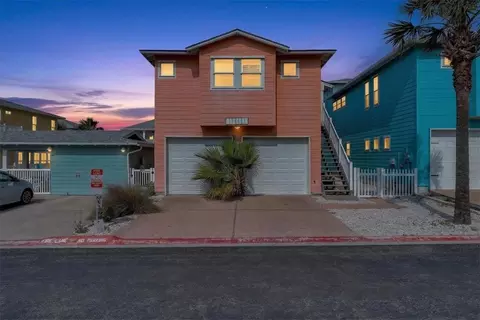 2525 S 11th St #80, Port Aransas, TX 78373