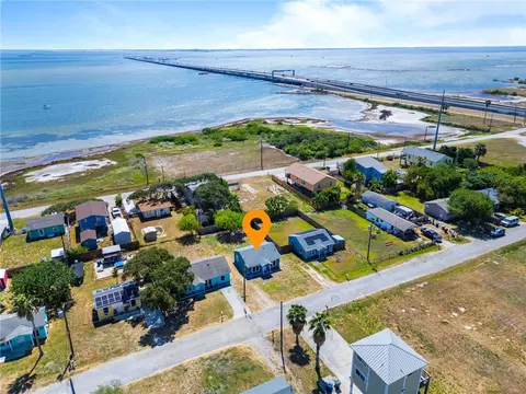 913 Recreation Dr, Corpus Christi, TX 78418