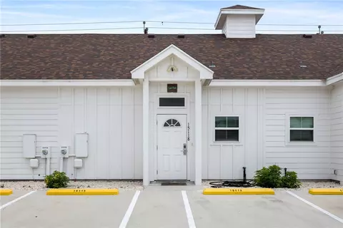 15118 Arashi Beach Dr, Corpus Christi, TX 78418