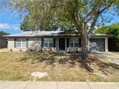 3318 Charlotte Dr, Corpus Christi, TX 78418