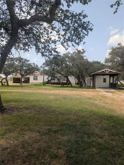 112 Cielo Vista Dr, Rockport, TX 78382