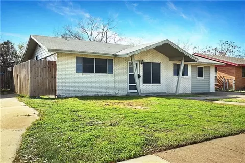 1821 Roslyn St, Corpus Christi, TX 78416