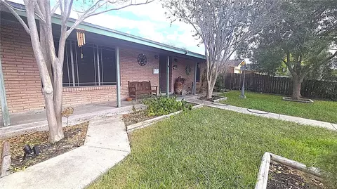 1004 S 17th St, Kingsville, TX 78363