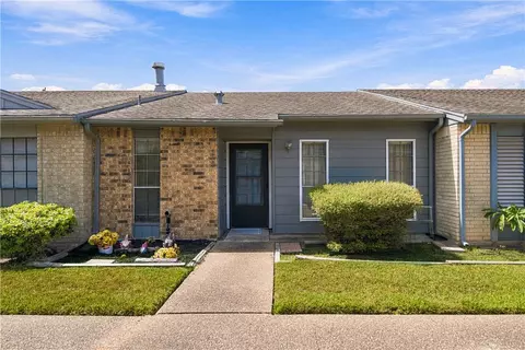 1818 Rodd Fld #I5, Corpus Christi, TX 78412