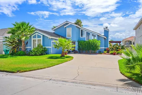 135 Sea View Dr, Aransas Pass, TX 78336