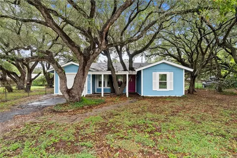 820 Ibis Dr, Rockport, TX 78382