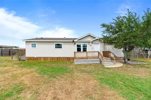 190 Lago Vista Dr, Rockport, TX 78382