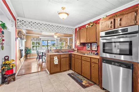 Kitchen - 107 E Lakefield Dr, Mathis, TX 78368 photo 1 of 2