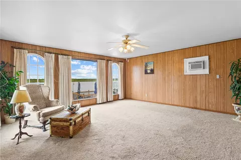 Living - 107 E Lakefield Dr, Mathis, TX 78368 photo 3 of 4