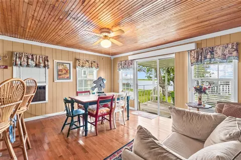 Dining - 107 E Lakefield Dr, Mathis, TX 78368 photo 3 of 3