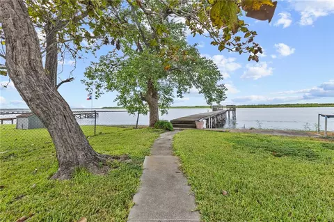 Exterior - 107 E Lakefield Dr, Mathis, TX 78368 photo 6 of 9