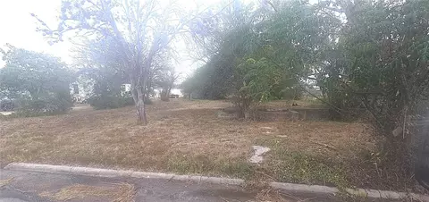 1225 E Henrietta Ave, Kingsville, TX 78363