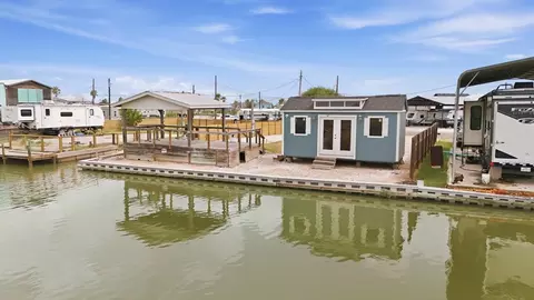 115 Island, Rockport, TX 78382