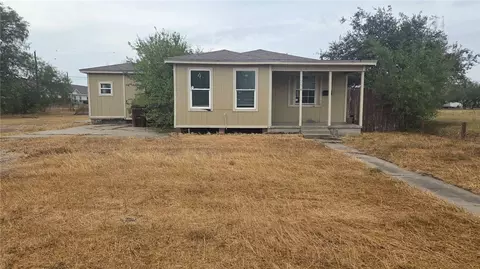 176 W Avenue D Ave, Kingsville, TX 78363