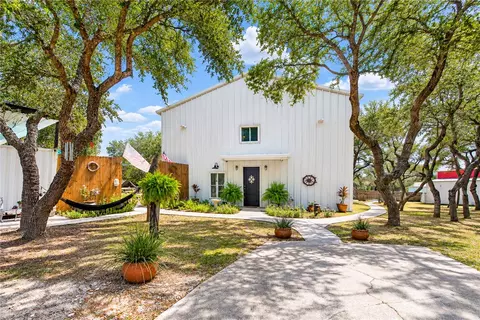 1324 N Verne St, Rockport, TX 78382