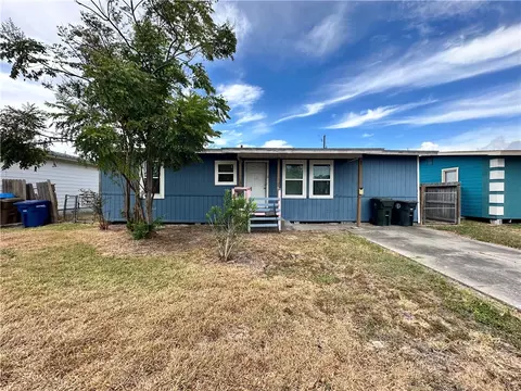 1725 Hickory Pl, Corpus Christi, TX 78416