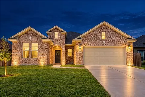 7910 Hulk Dr, Corpus Christi, TX 78414