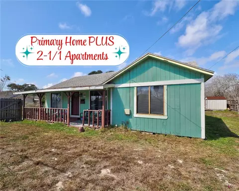 330 S Saunders St, Aransas Pass, TX 78336