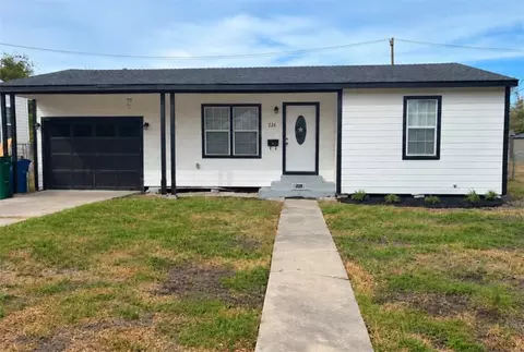 226 W Vanderbilt Dr, Corpus Christi, TX 78415