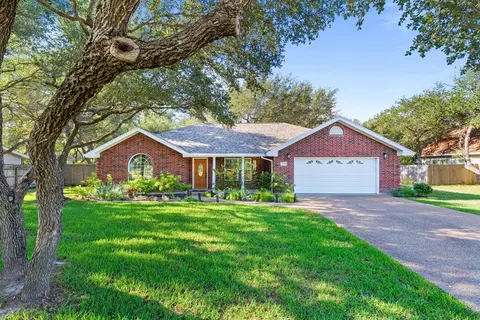 102 N Santa Clara Dr, Rockport, TX 78382