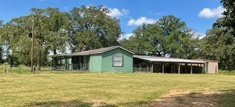 194 County Road 452, Halletsville, TX 77964