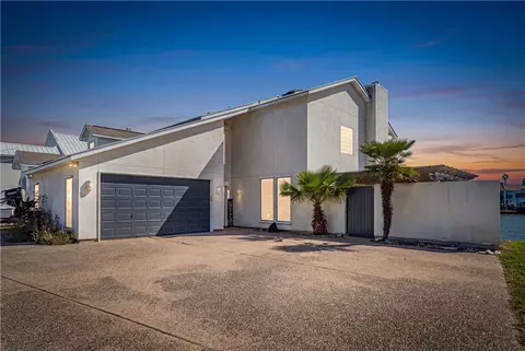 13521 Port Royal Ct, Corpus Christi, TX 78418