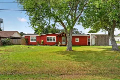 1100 Wood Ave, Woodsboro, TX 78393