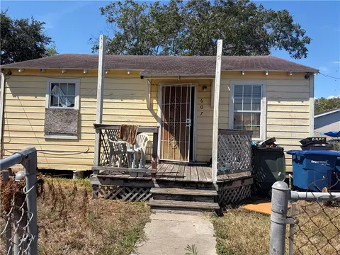 607 Elesa St, Corpus Christi, TX 78405
