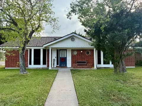 102 Catalina Cir, Portland, TX 78374