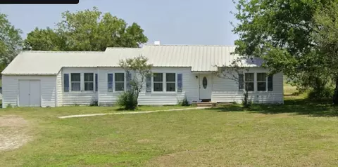 145 Churchill Rd, Woodsboro, TX 78393