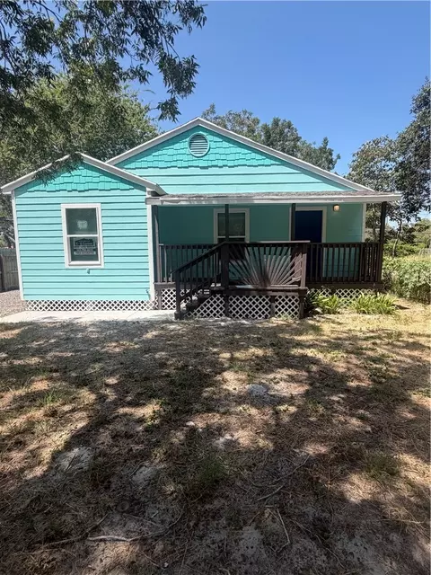 734 S Rife St, Aransas Pass, TX 78336