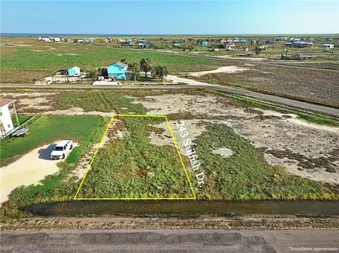 243 Sailfish Dr, Rockport, TX 78382