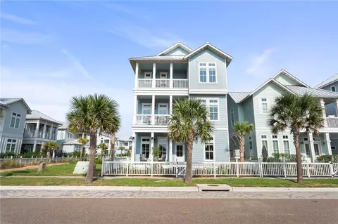 649 Sunset Ave, Port Aransas, TX 78373