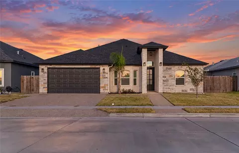 2626 Lannister Ln, Corpus Christi, TX 78415