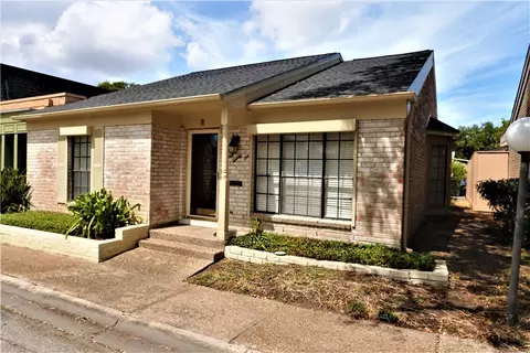 126 Lake Shore Dr #126, Corpus Christi, TX 78413