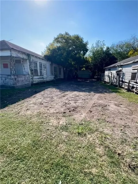 217 Spruce St, Corpus Christi, TX 78408