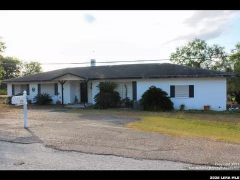 Exterior - 102 Holman St, Mathis, TX 78368 photo 3 of 3