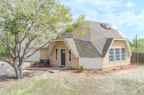 828 Stacie St, Kingsville, TX 78363