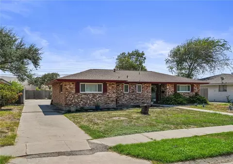 214 Driftwood Dr, Portland, TX 78374