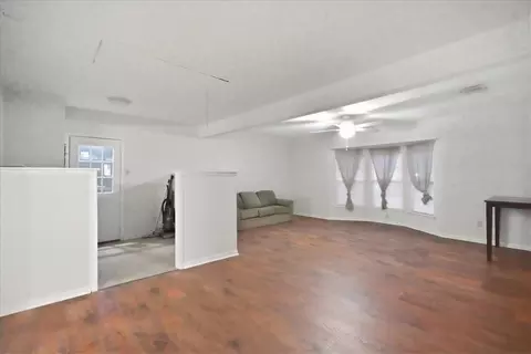 Living - 4417 Omalley Dr, Corpus Christi, TX 78413 photo 3 of 11