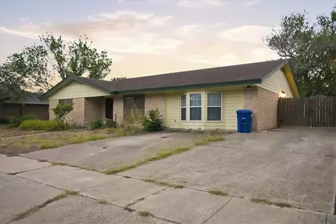 Exterior - 4417 Omalley Dr, Corpus Christi, TX 78413 photo 2 of 4