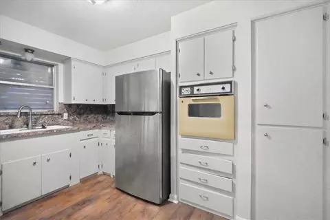 Kitchen - 4417 Omalley Dr, Corpus Christi, TX 78413 photo 1 of 2
