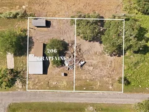 206 Grapevine Dr, Rockport, TX 78382