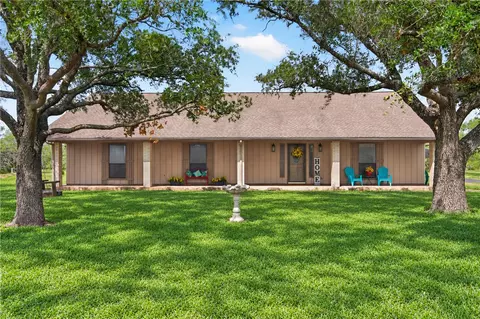 223 County Road 2112, Alice, TX 78332