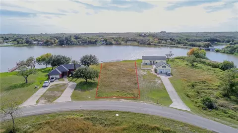 327 Lakeshore Dr, Sandia, TX 78383