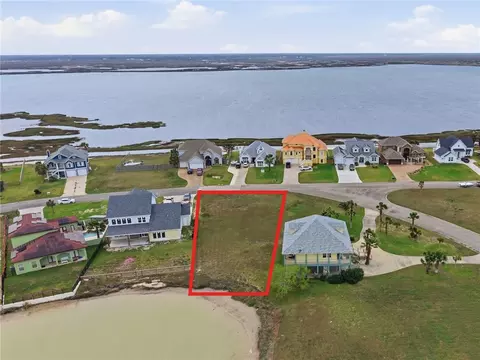 31 Southpointe Cir, Rockport, TX 78382