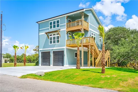 147 Front, Rockport, TX 78382