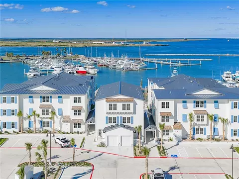 136 W Cotter Ave #8, Port Aransas, TX 78373